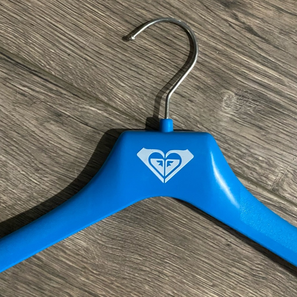 ROXY Clothes Hanger - NEW - Iconic logo on vibrant blue - adult size